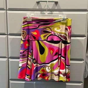 Eva Varro colorful skirt!